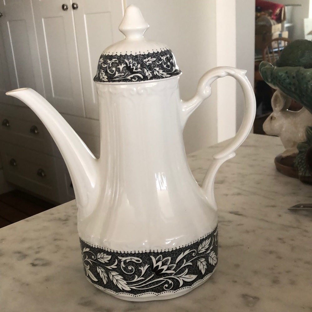 Vintage J & G Meakin Sterling Colonial Ironstone Coffee Pot